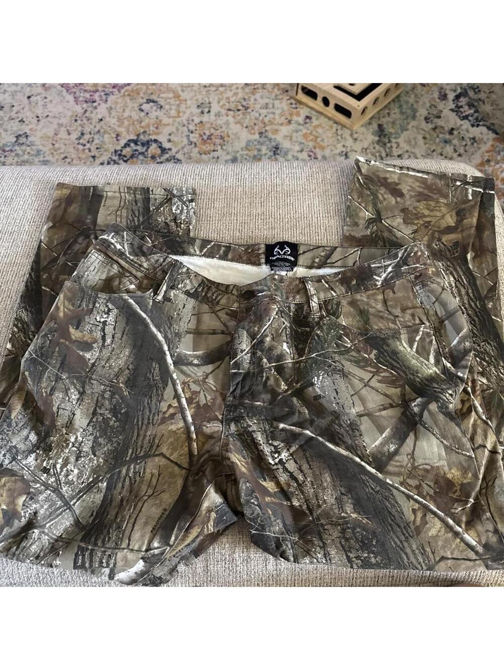 Realtree Women's Multi and Khaki Trousers